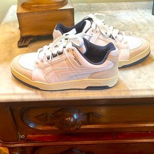 Unisex gently worn Puma SlipStream. Women’s 8 Men’s 6.5